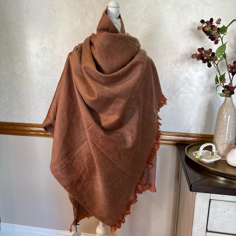 Shupaca Alpaca Cozy Rust Brown Fringed Shawl/ Wrap